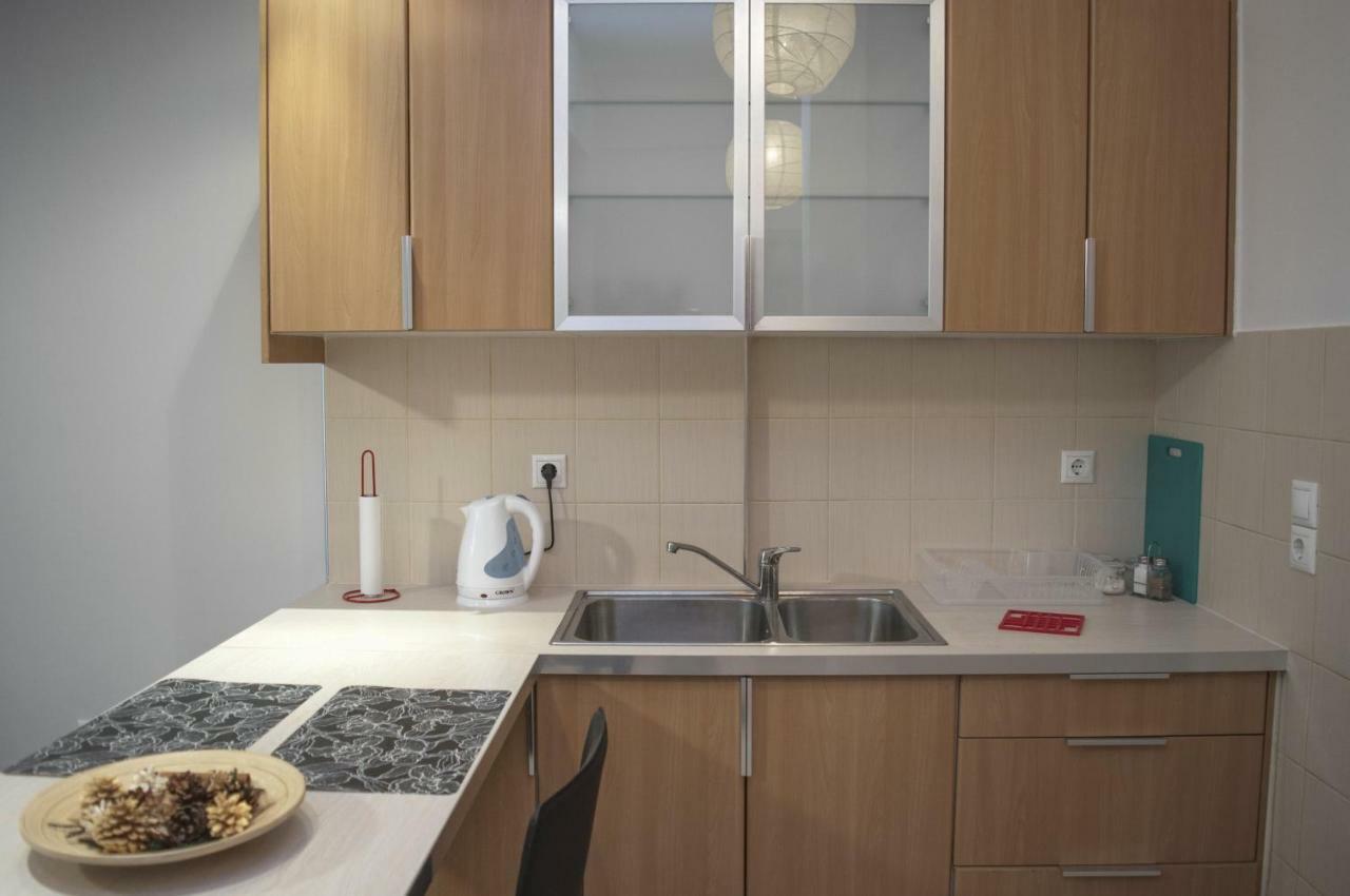 Modern Apartment, Excellent And Vibrant Location!! Athens Exterior photo